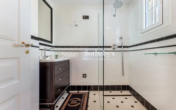 Property slide 22