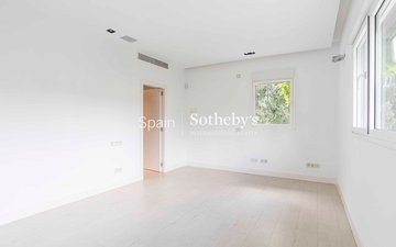 Property slide 35