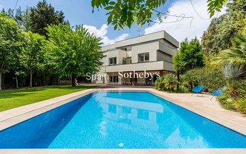 Property slide 21