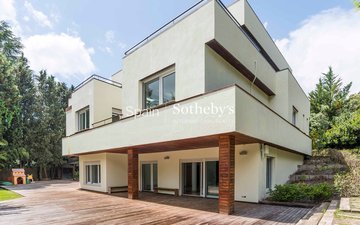 Property slide 18