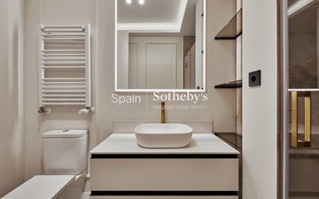 Property slide 32