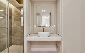 Property slide 32