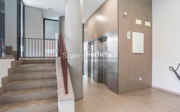 Property slide 32