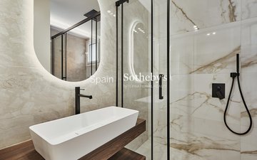 Property slide 32