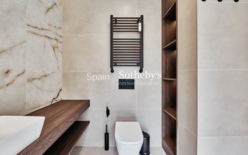 Property slide 21