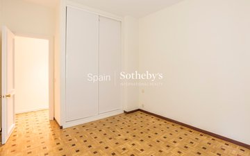 Property slide 32