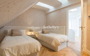 Property slide 44