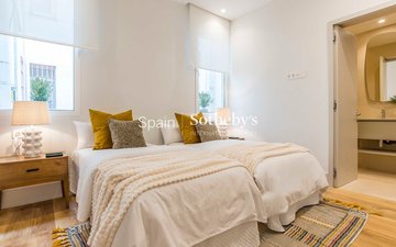 Property slide 32