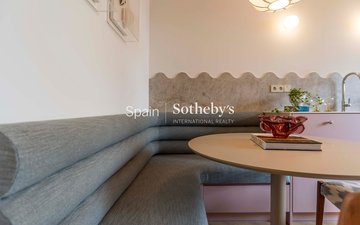 Property slide 32