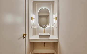 Property slide 32