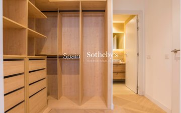Property slide 32