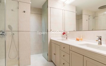 Property slide 32