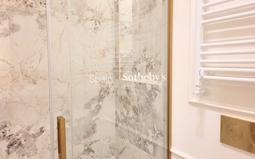 Property slide 32