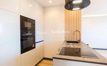 Property slide 32