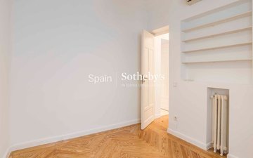 Property slide 32