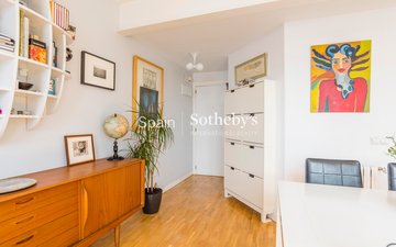 Property slide 32