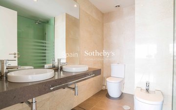 Property slide 14