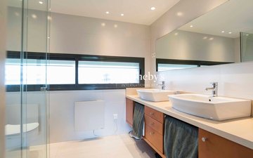 Property slide 30