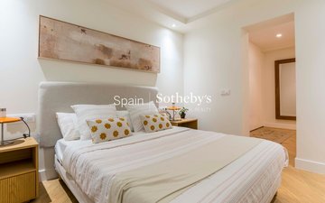 Property slide 32
