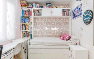 Property slide 32