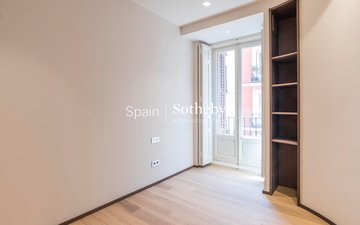 Property slide 32