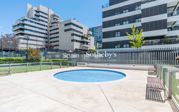 Property slide 32