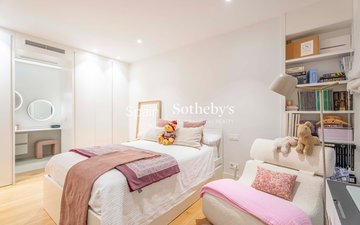 Property slide 32