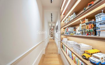 Property slide 32