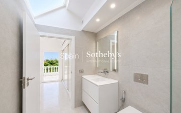 Property slide 20