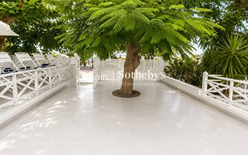 Property slide 10