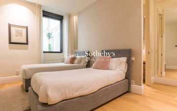 Property slide 32