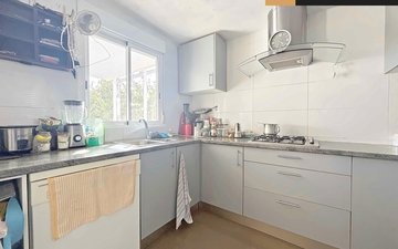 Property slide 32