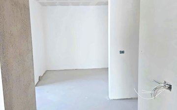 Property slide 32