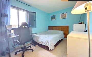 Property slide 18