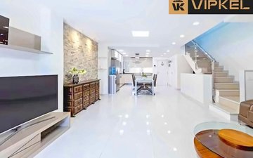 Property slide 17
