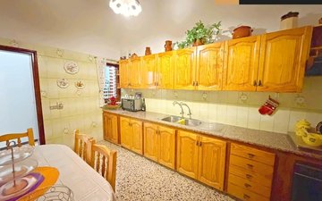 Property slide 44