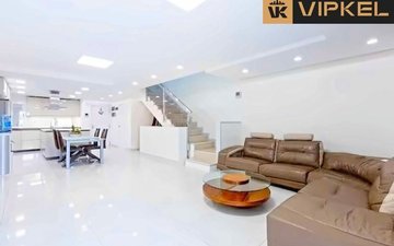Property slide 15