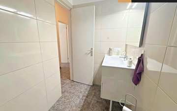 Property slide 24