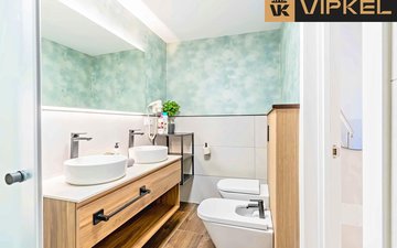 Property slide 32