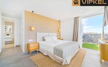 Property slide 10
