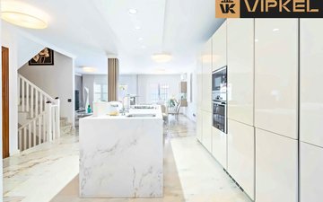 Property slide 20