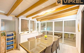 Property slide 18