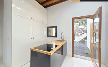Property slide 32