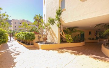 Property slide 20