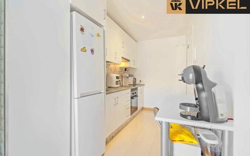 Property slide 32