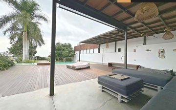 Property slide 16