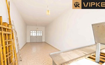 Property slide 21
