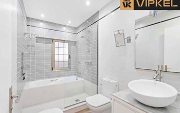 Property slide 46