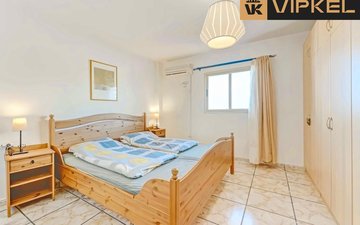 Property slide 17