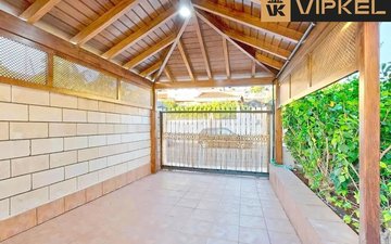 Property slide 40